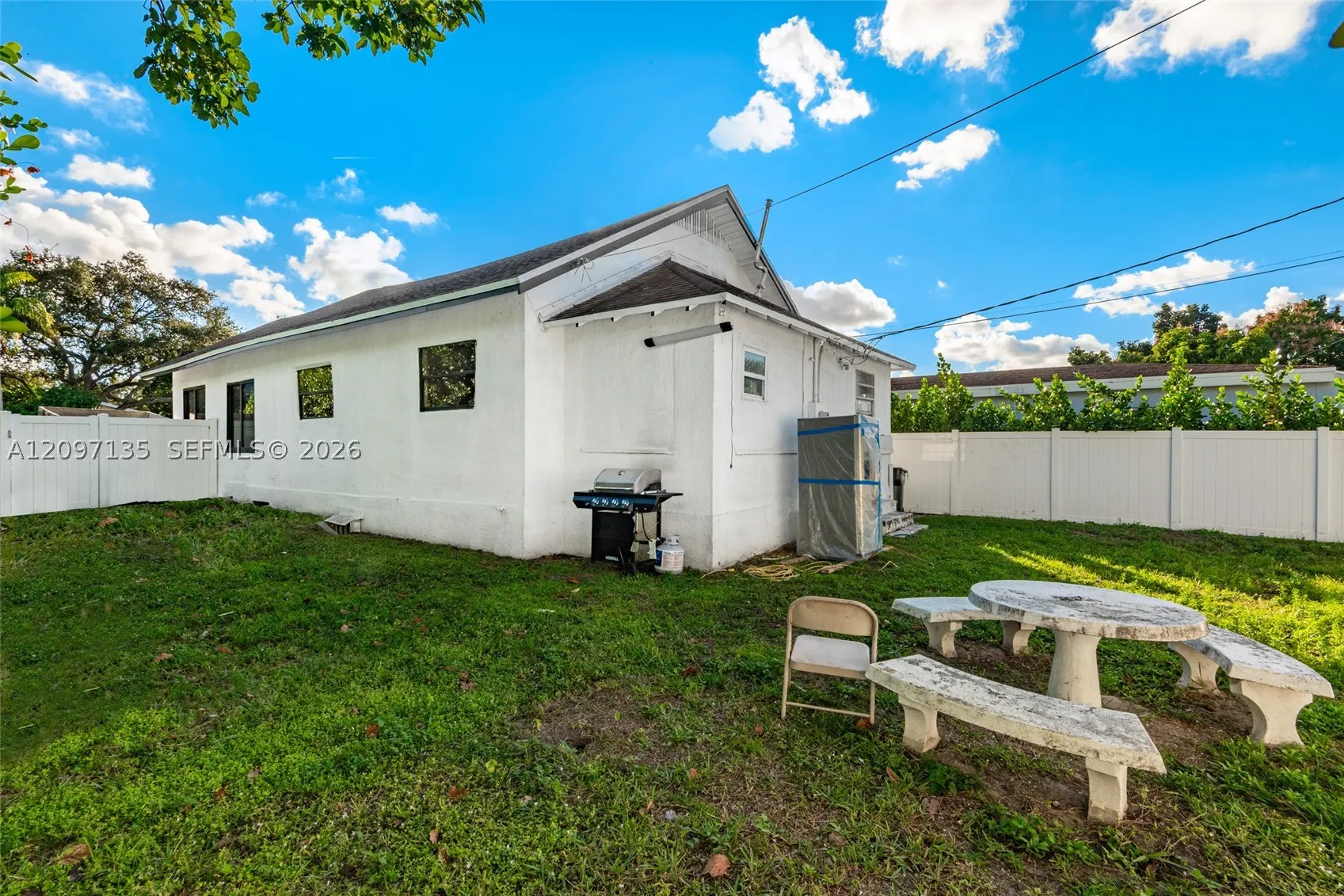 1683 NE 168th St