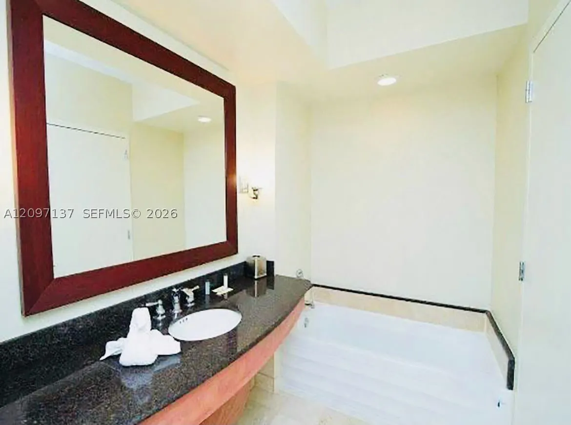 18001 Collins Ave #512