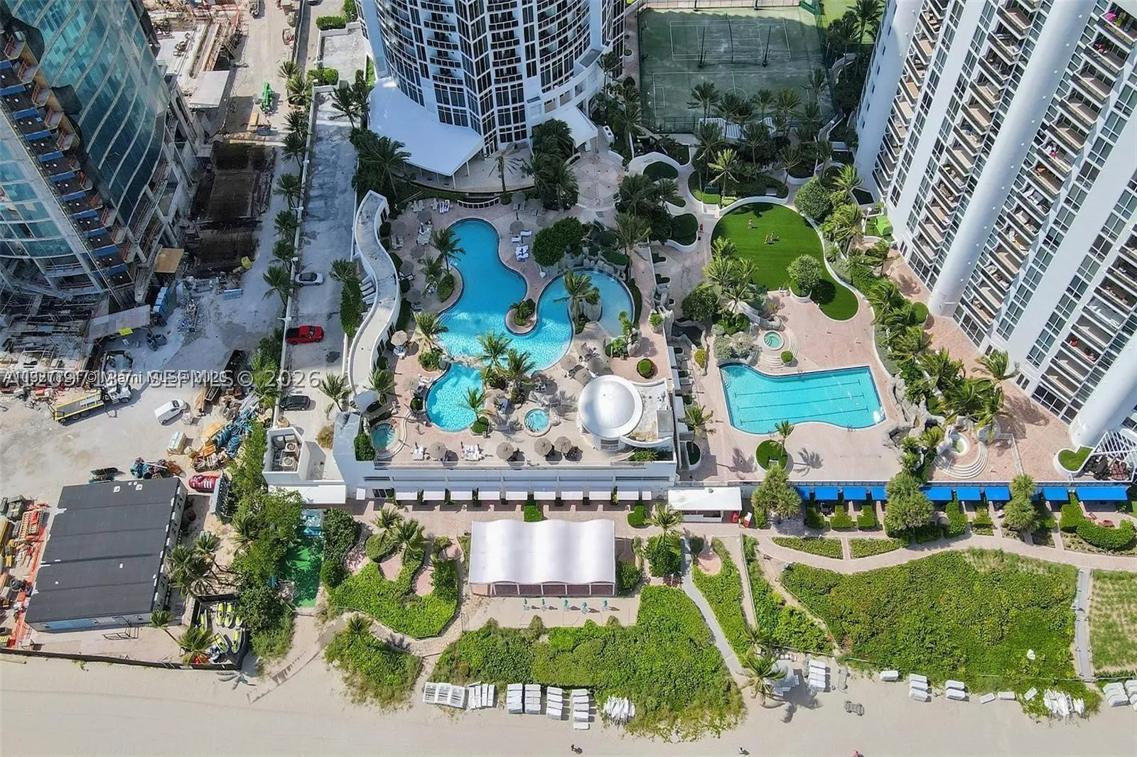 18001 Collins Ave #512