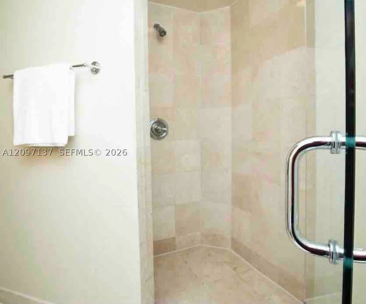 18001 Collins Ave #512