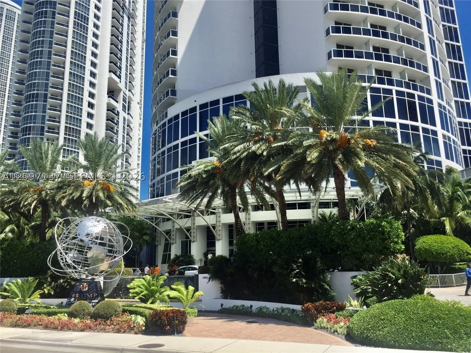 18001 Collins Ave #512