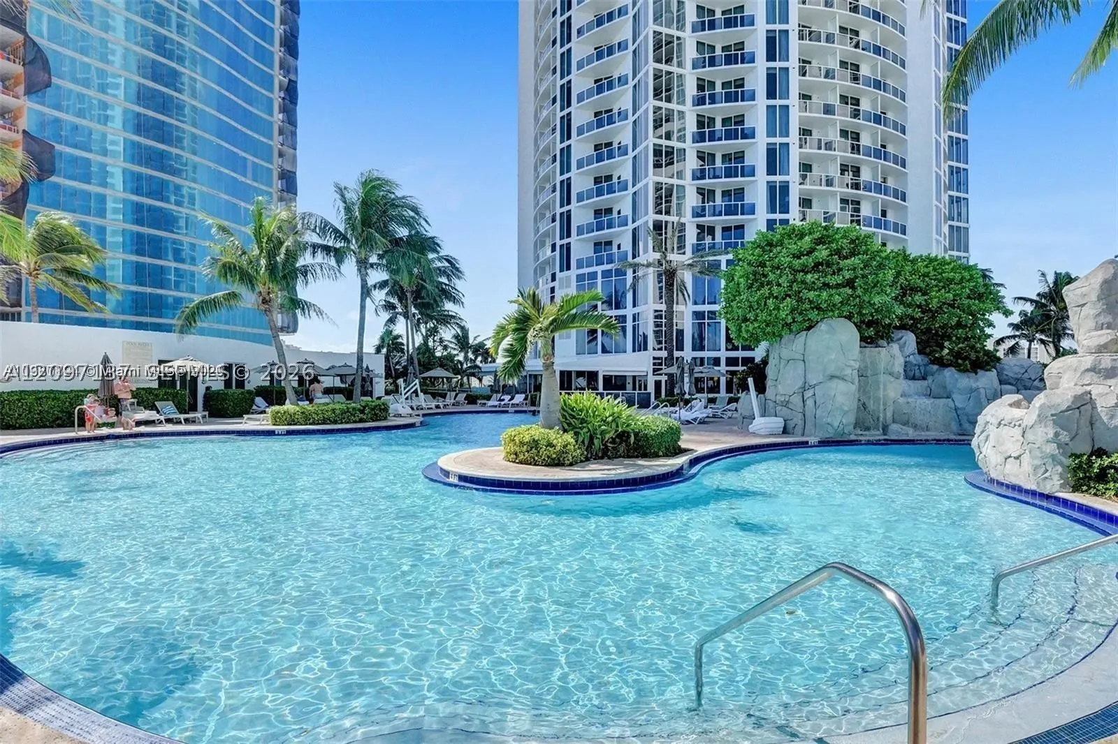 18001 Collins Ave #512