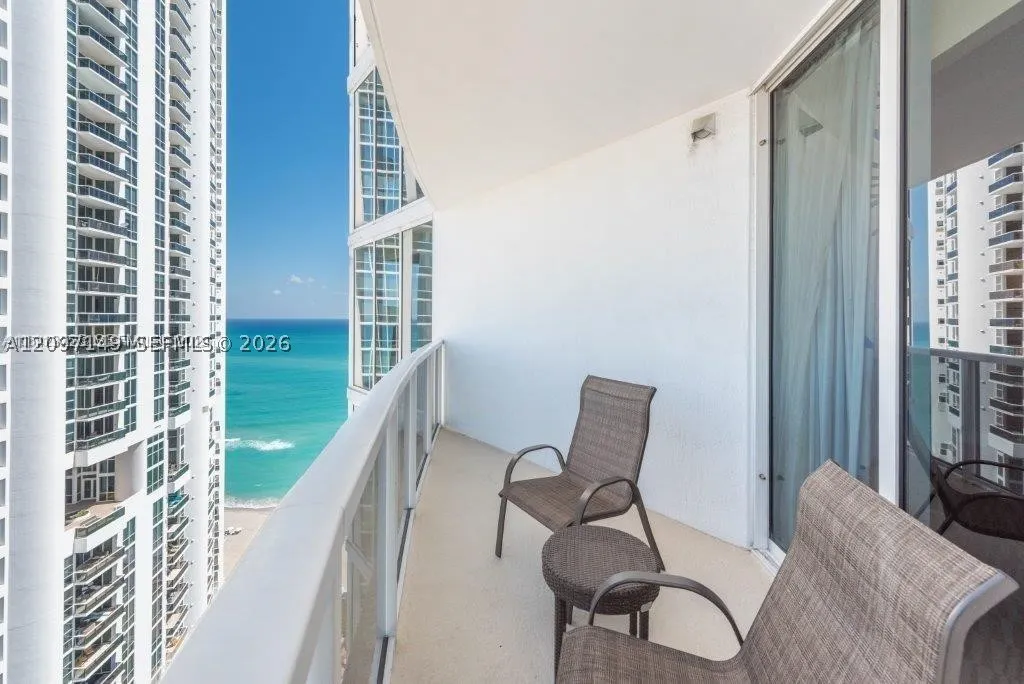 18001 Collins Ave #2504