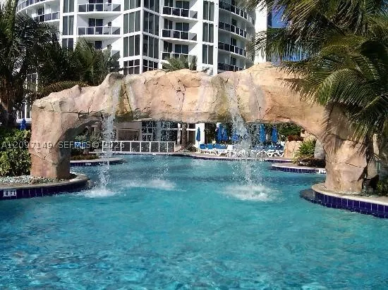 18001 Collins Ave #2504