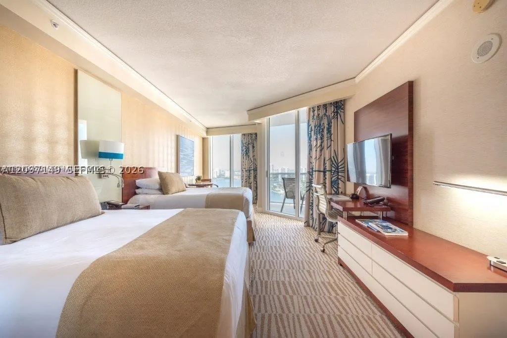 18001 Collins Ave #2504