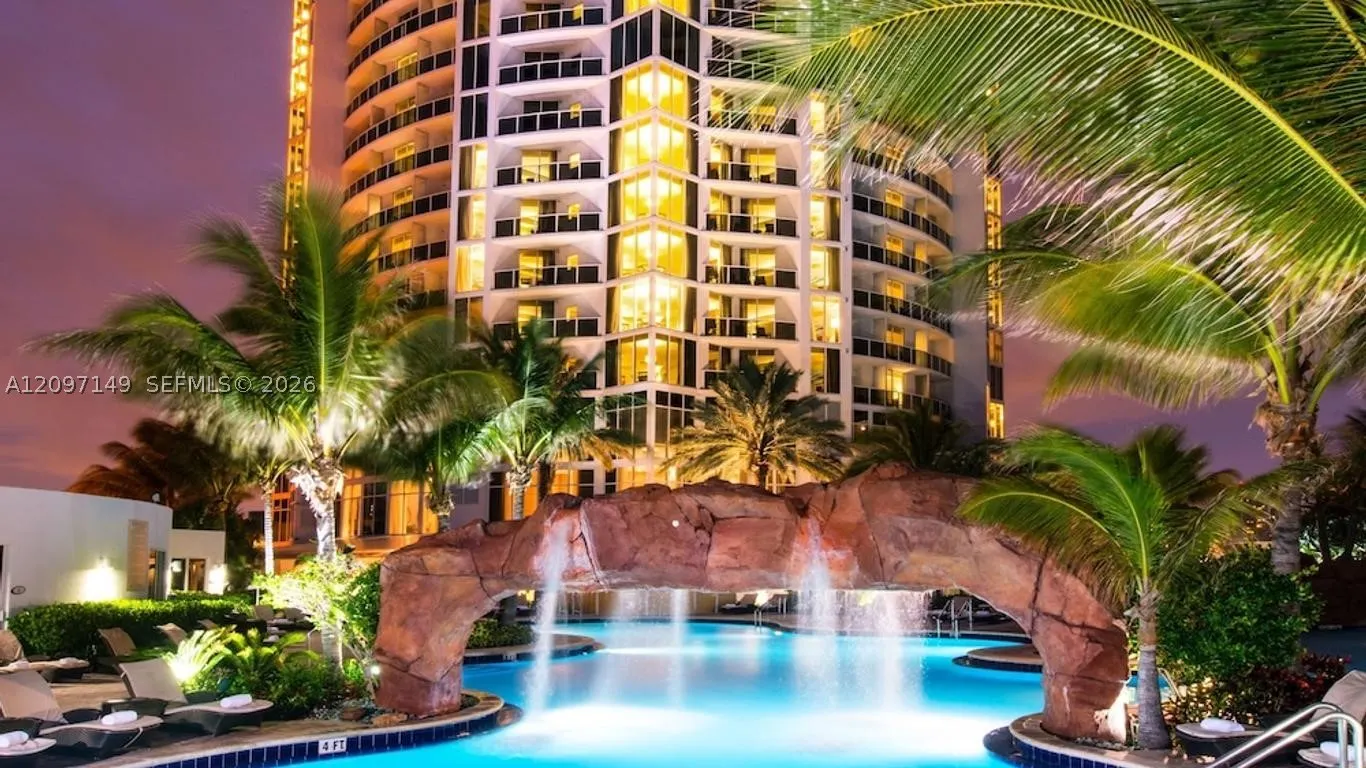 18001 Collins Ave #2504