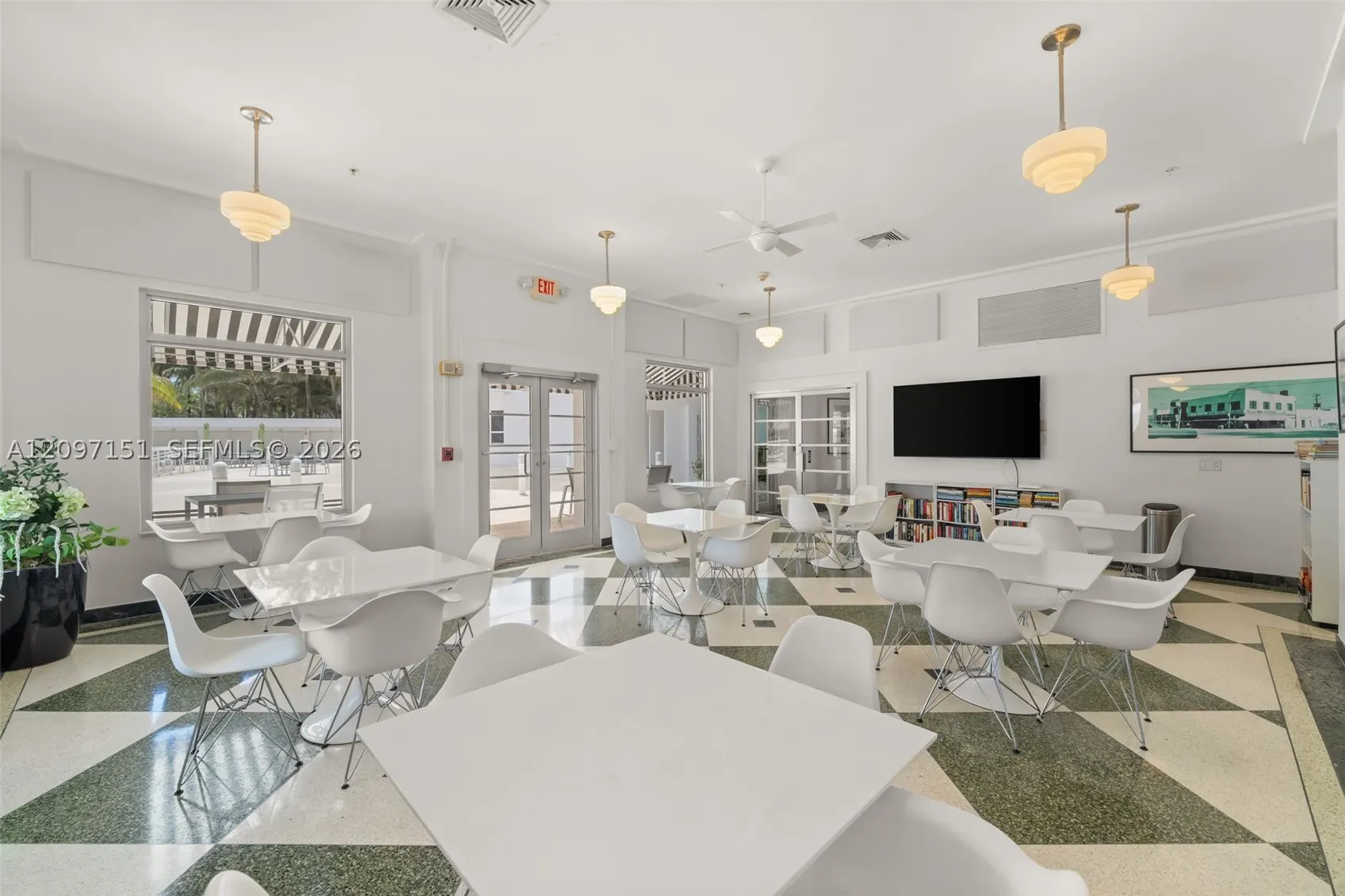 4925 Collins Ave #4A
