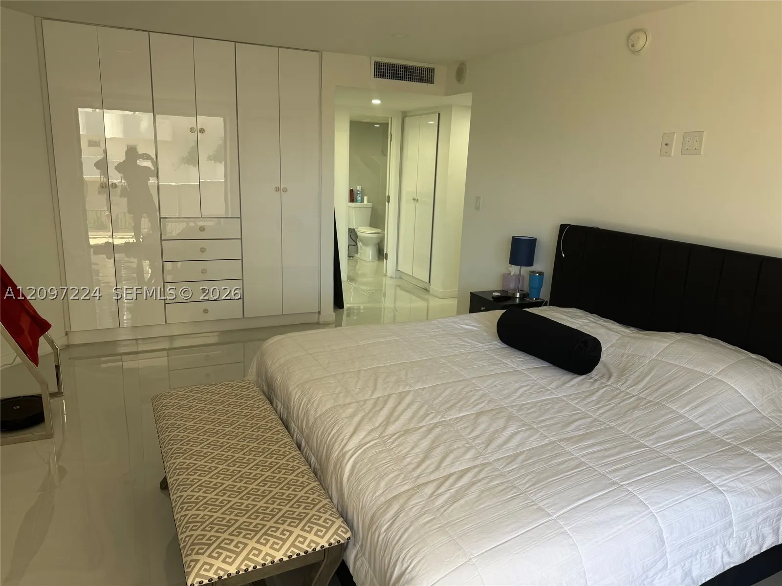 6423 Collins Ave #401