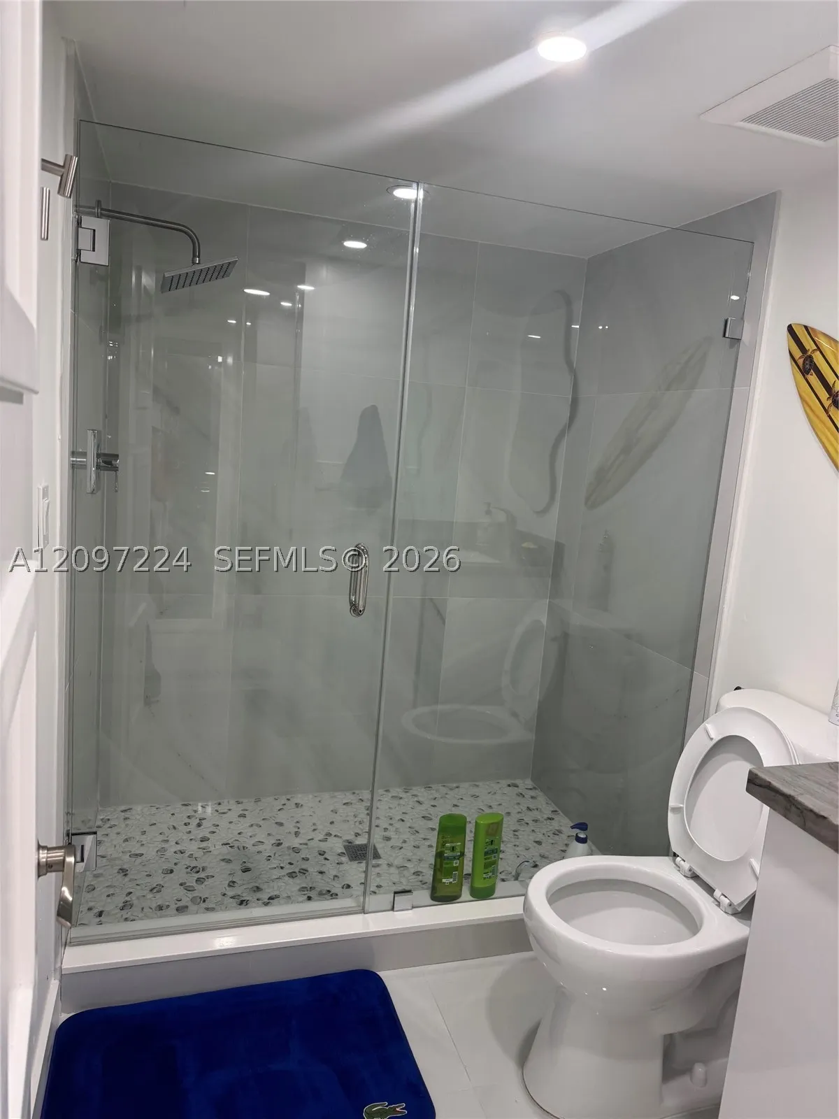 6423 Collins Ave #401