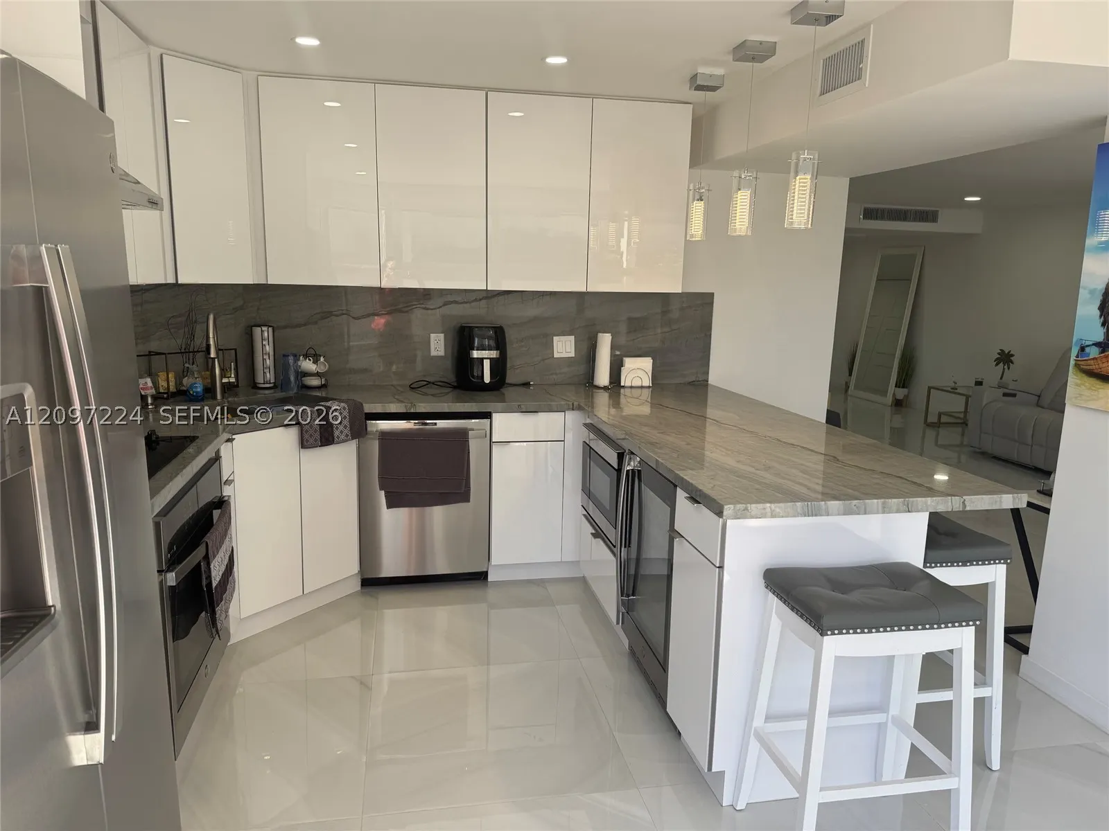 6423 Collins Ave #401