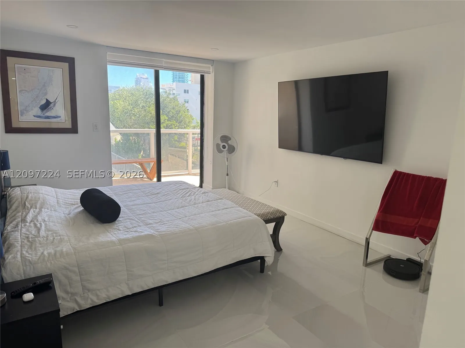 6423 Collins Ave #401