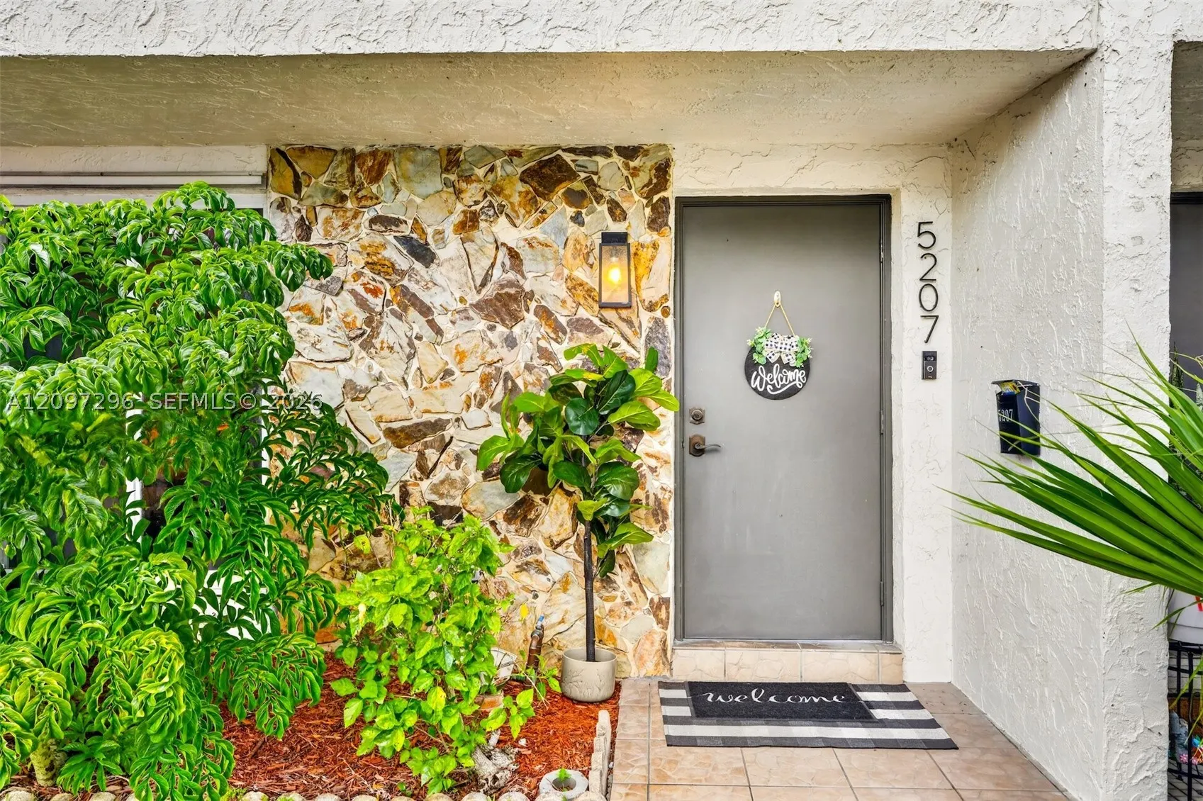5207 SW 40th Ave #52