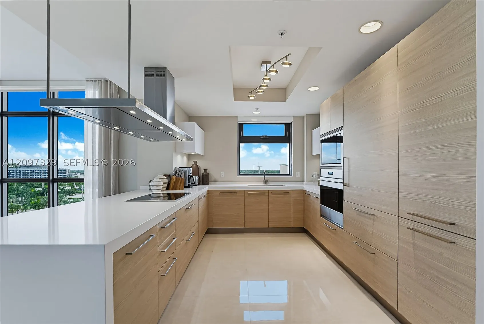 17301 Biscayne Blvd #901