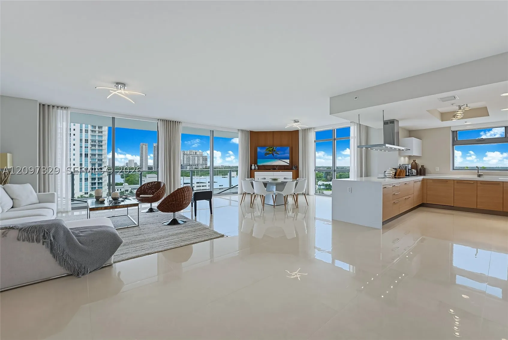 17301 Biscayne Blvd #901