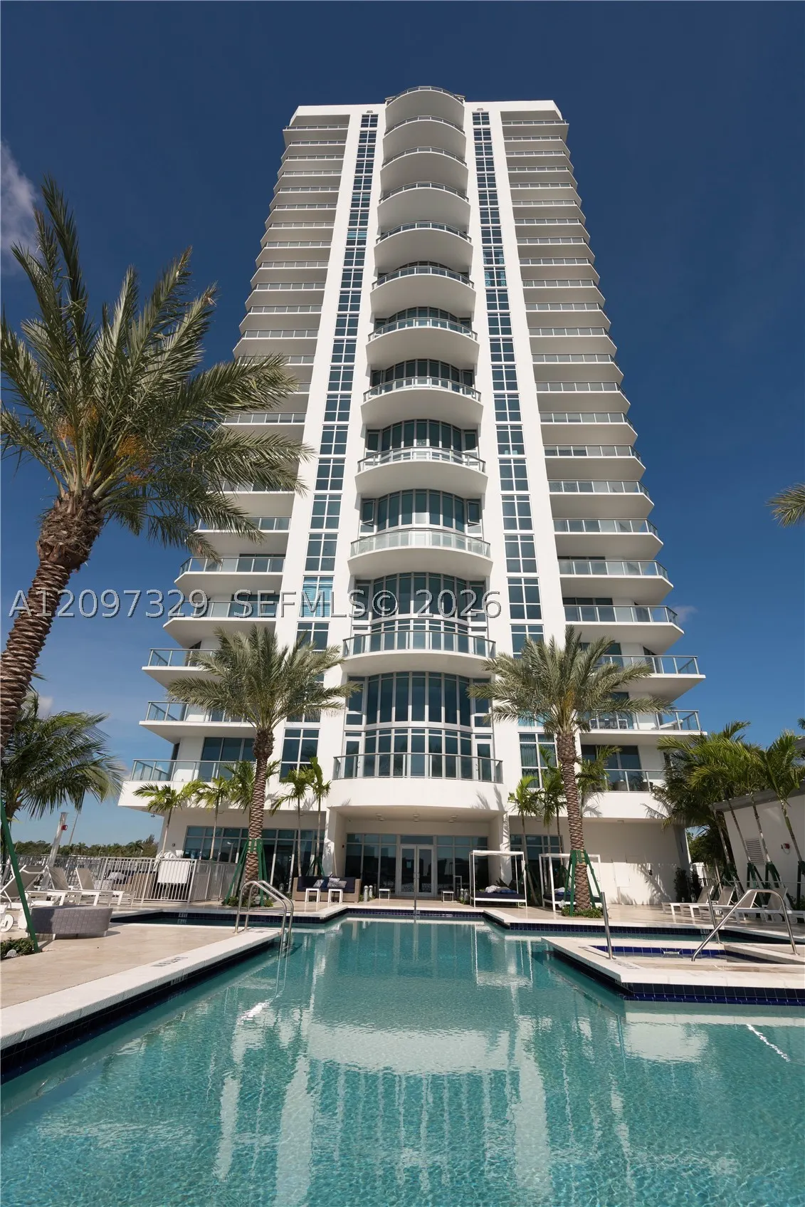 17301 Biscayne Blvd #901