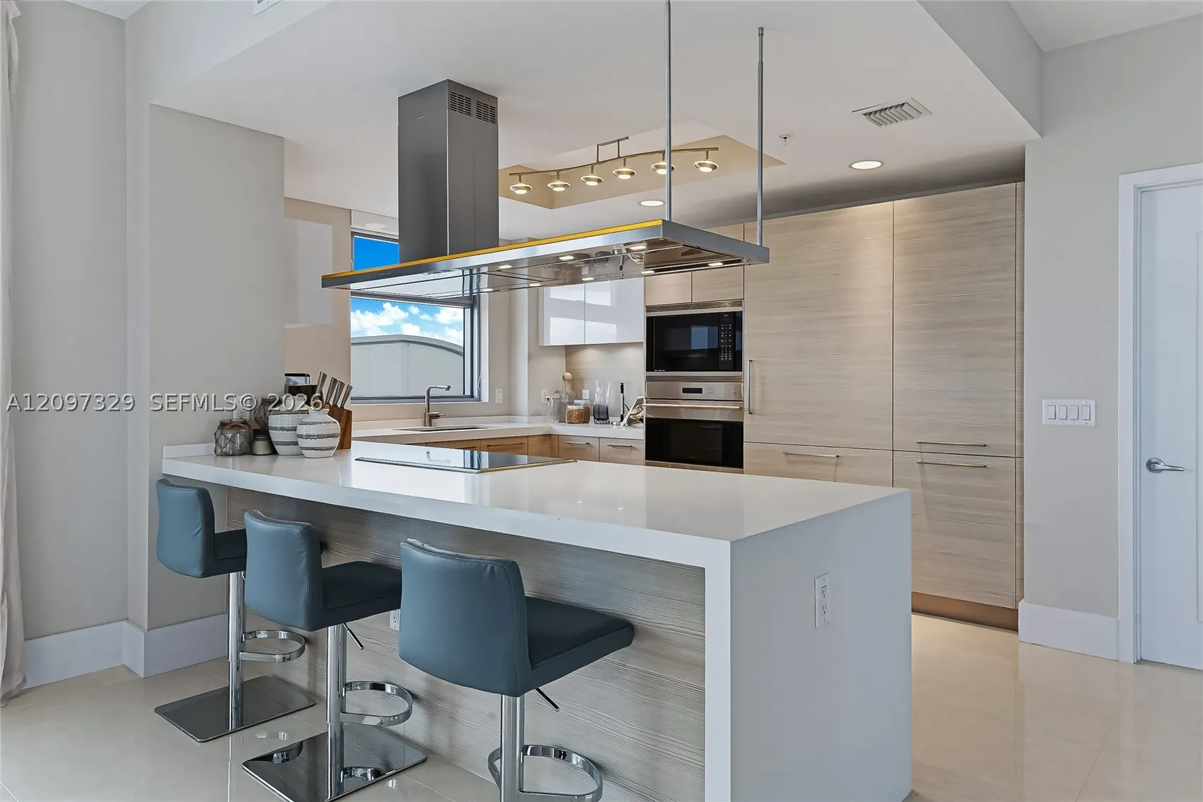 17301 Biscayne Blvd #901