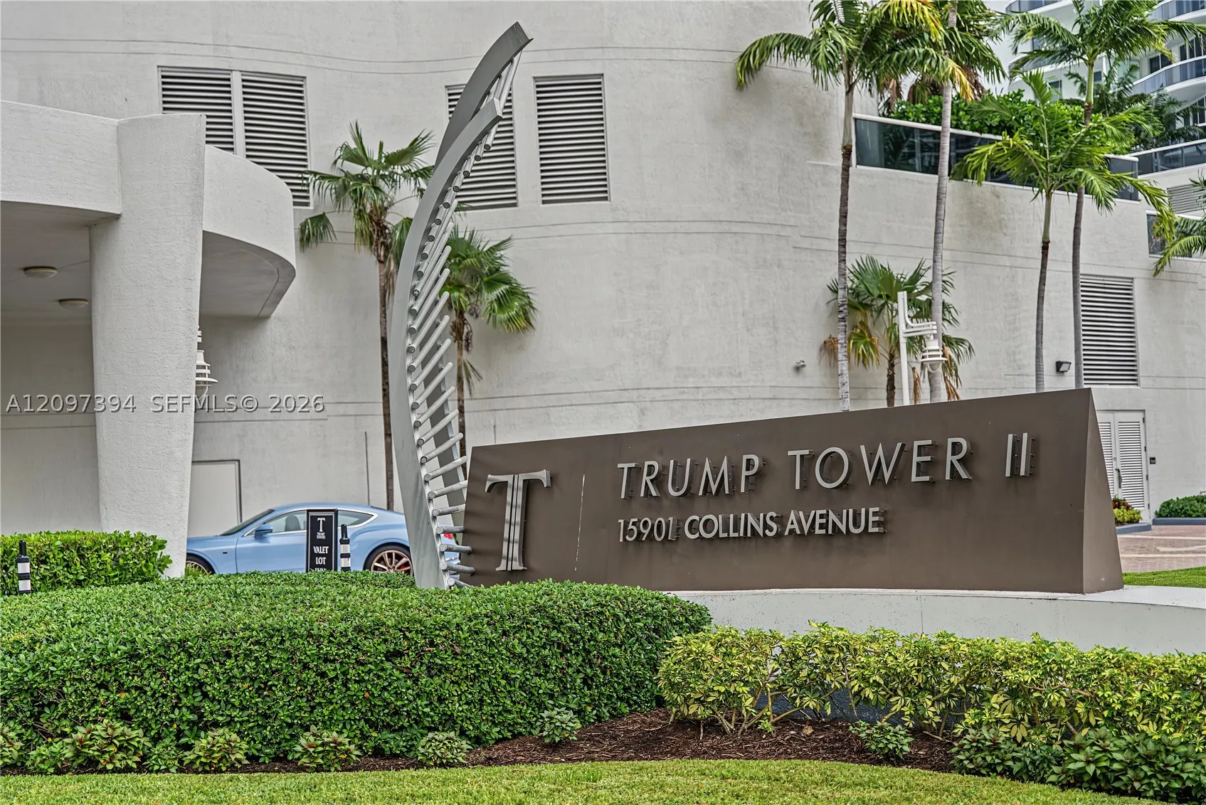 15901 Collins Ave #405