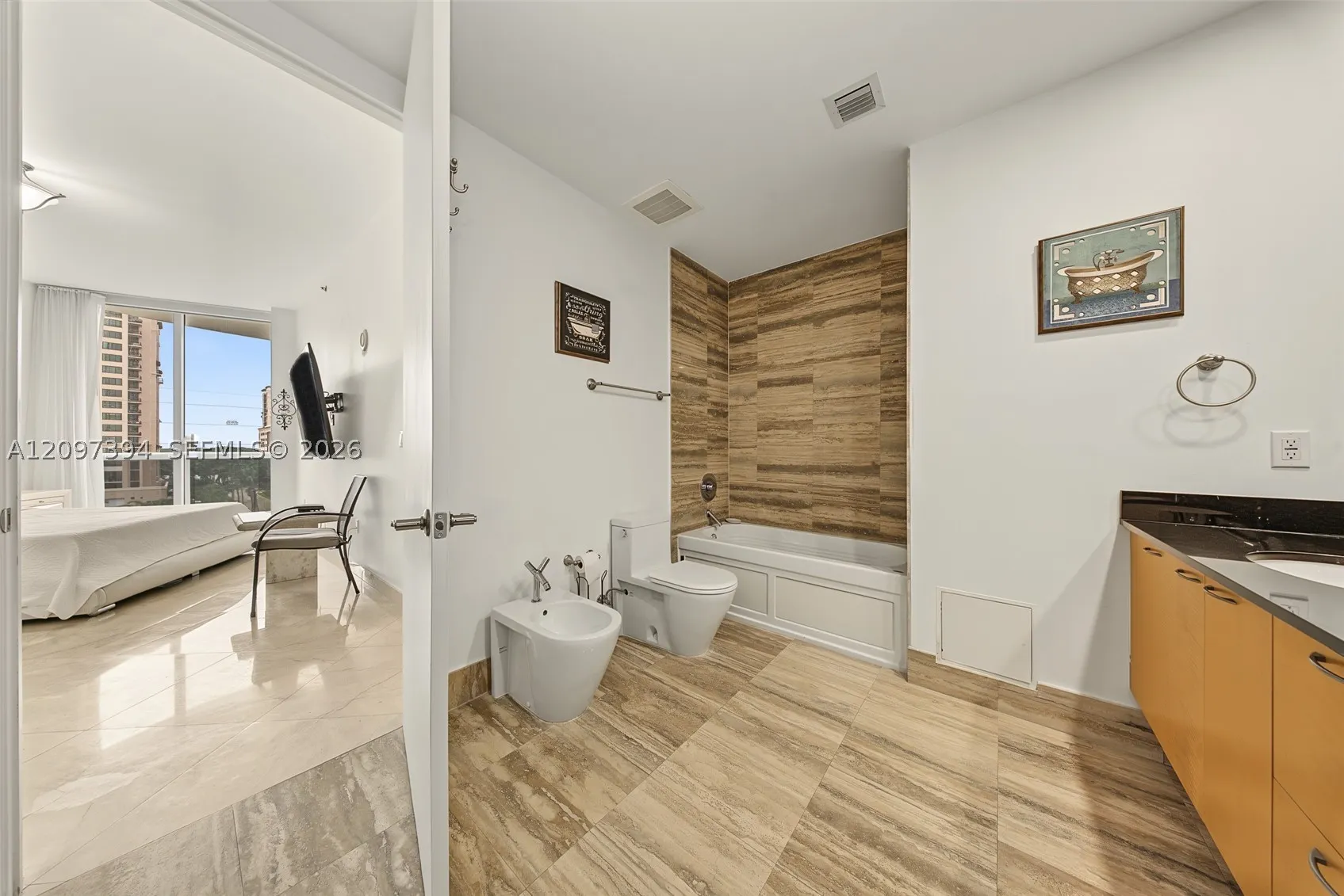 15901 Collins Ave #405