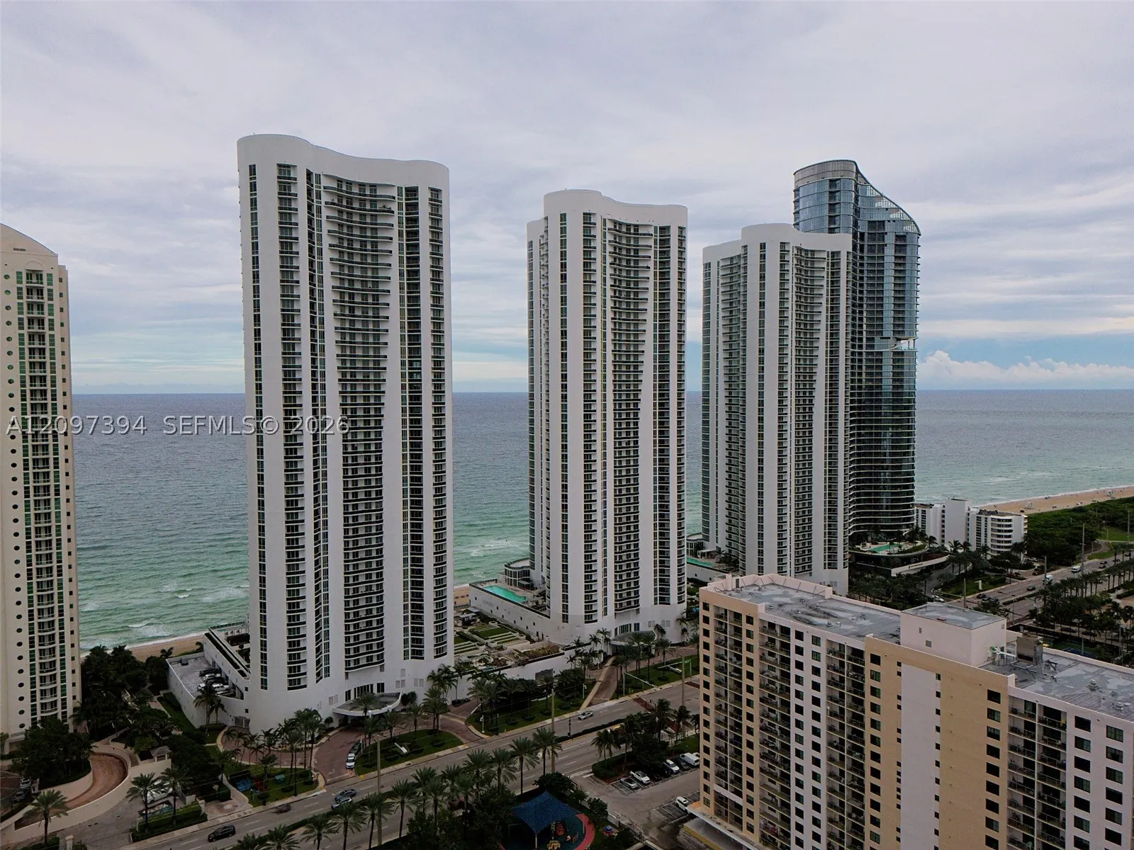 15901 Collins Ave #405