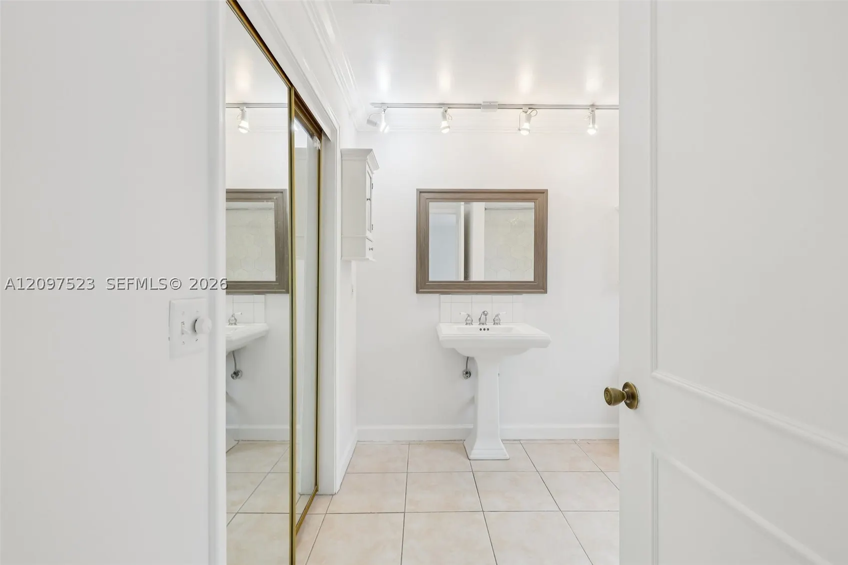 461 N Ocean Blvd #0050