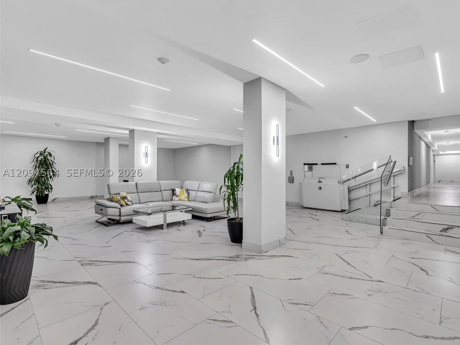 1904 S Ocean Dr #905