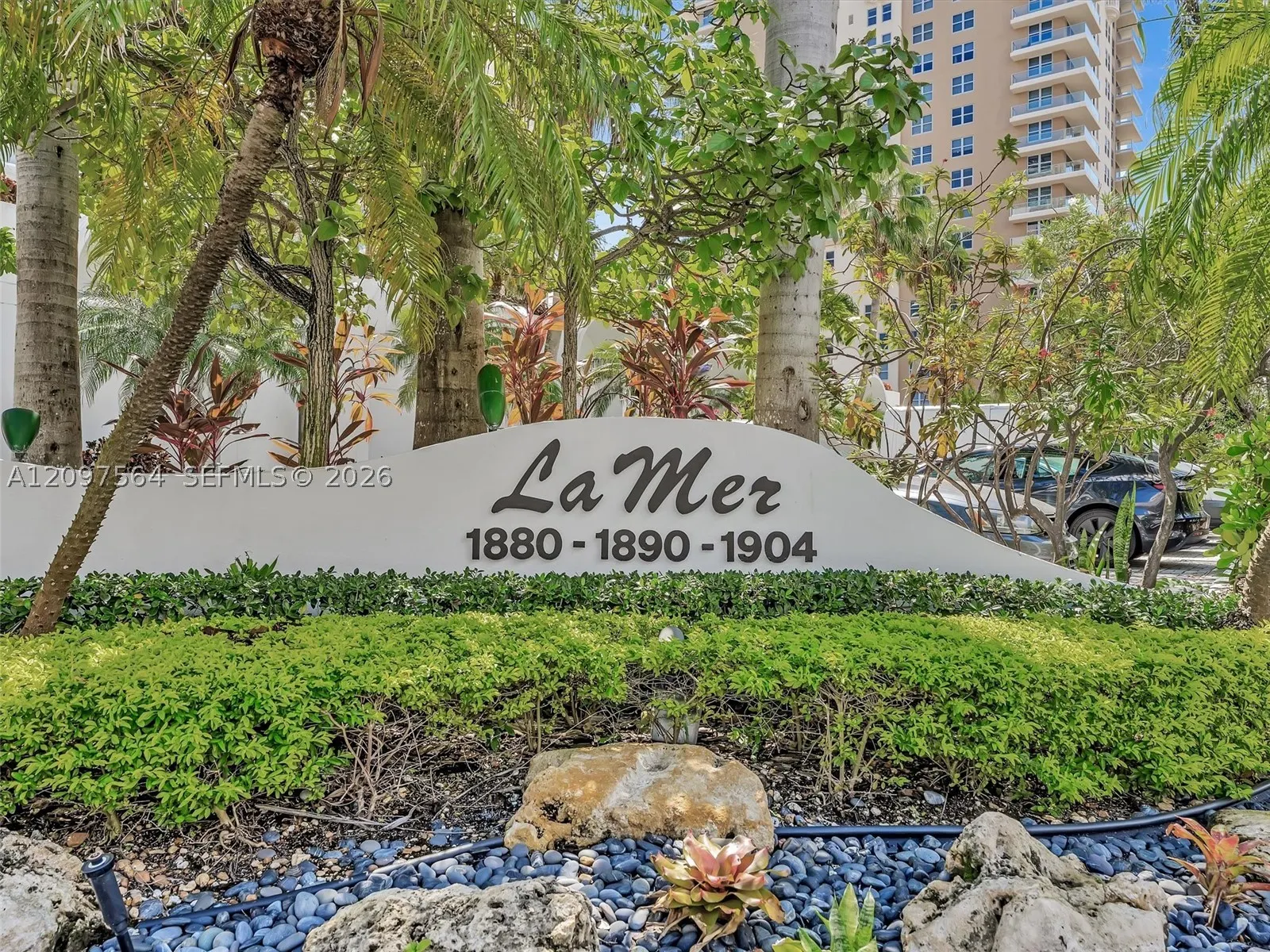1904 S Ocean Dr #905