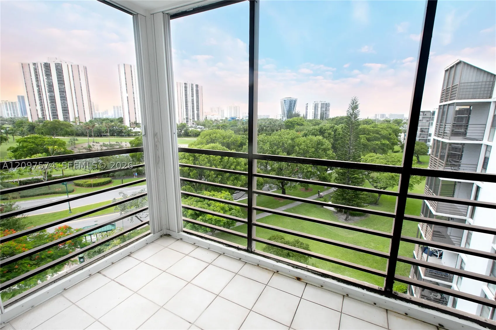 20500 W Country Club Dr #714