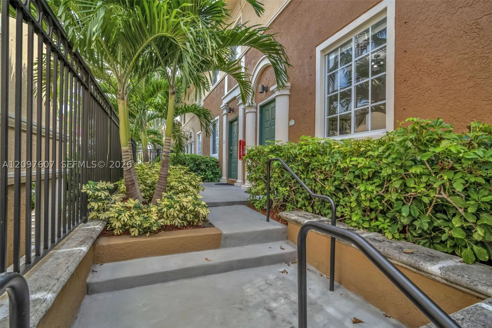 2921 NE 185th St (Remodeled) #1203