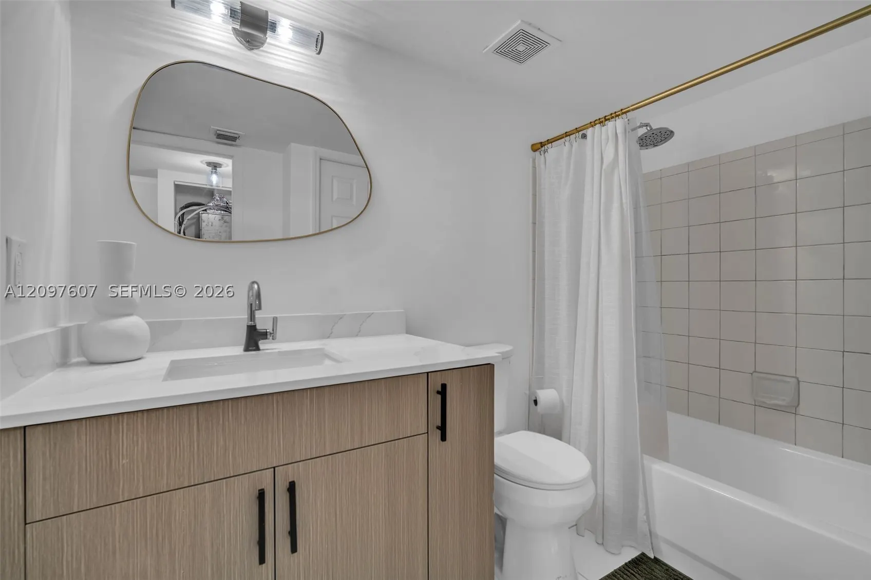 2921 NE 185th St (Remodeled) #1203