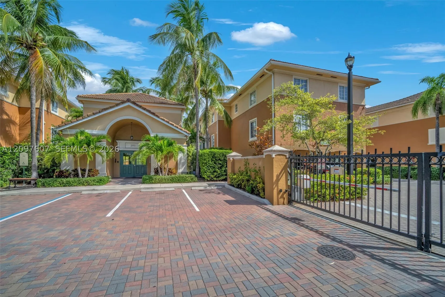 2921 NE 185th St (Remodeled) #1203