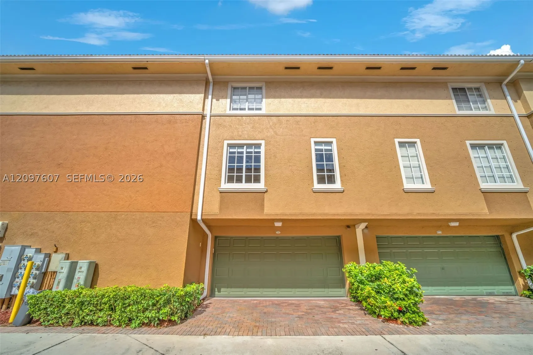 2921 NE 185th St (Remodeled) #1203