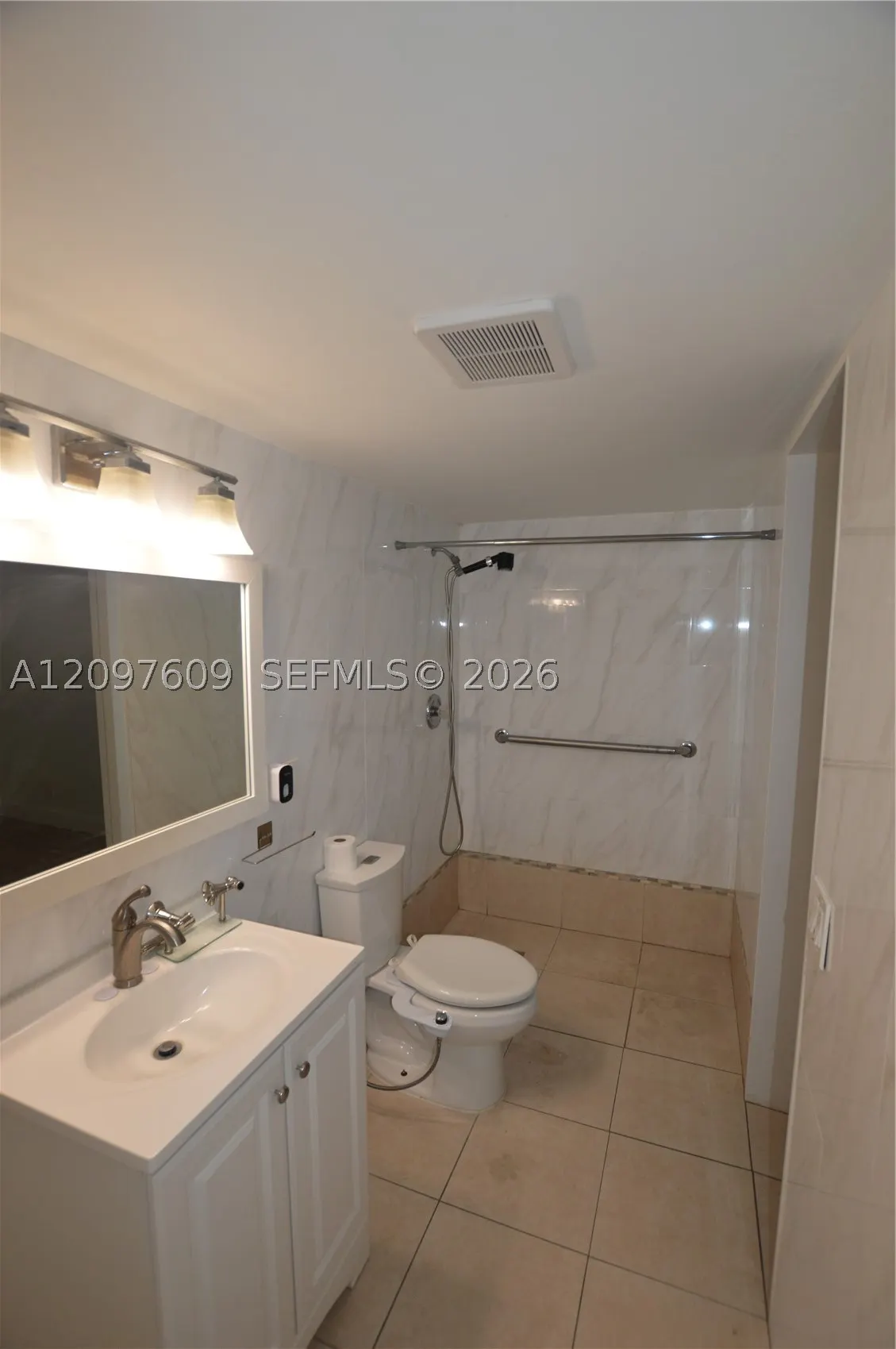 425 SE 11th Ter #403