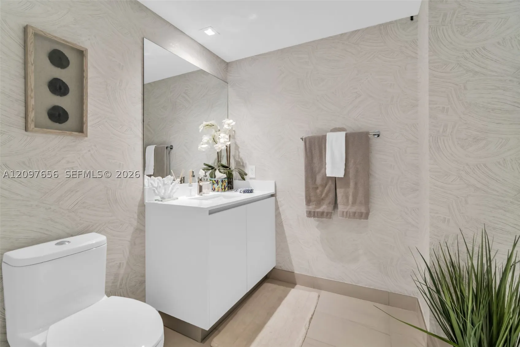 1116 N Ocean Blvd #906