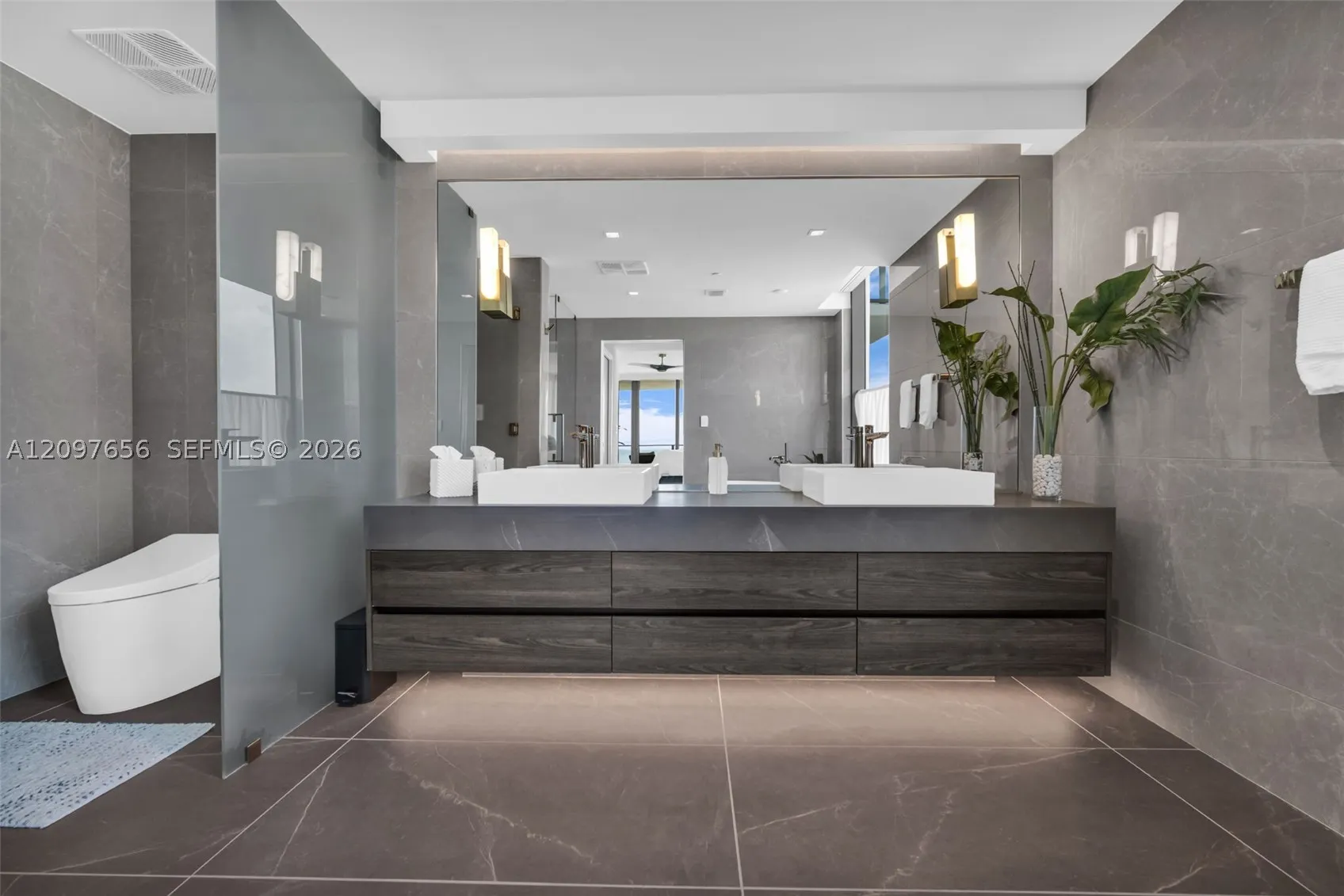 1116 N Ocean Blvd #906