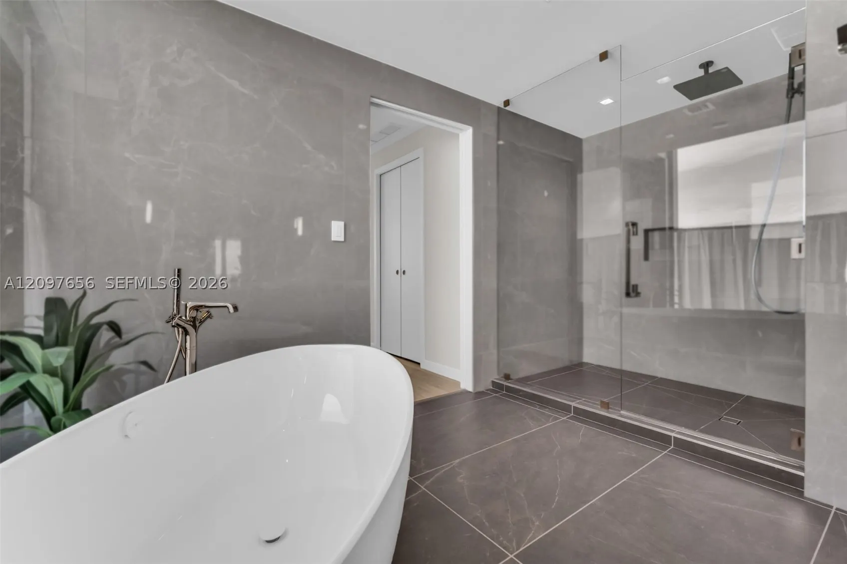 1116 N Ocean Blvd #906
