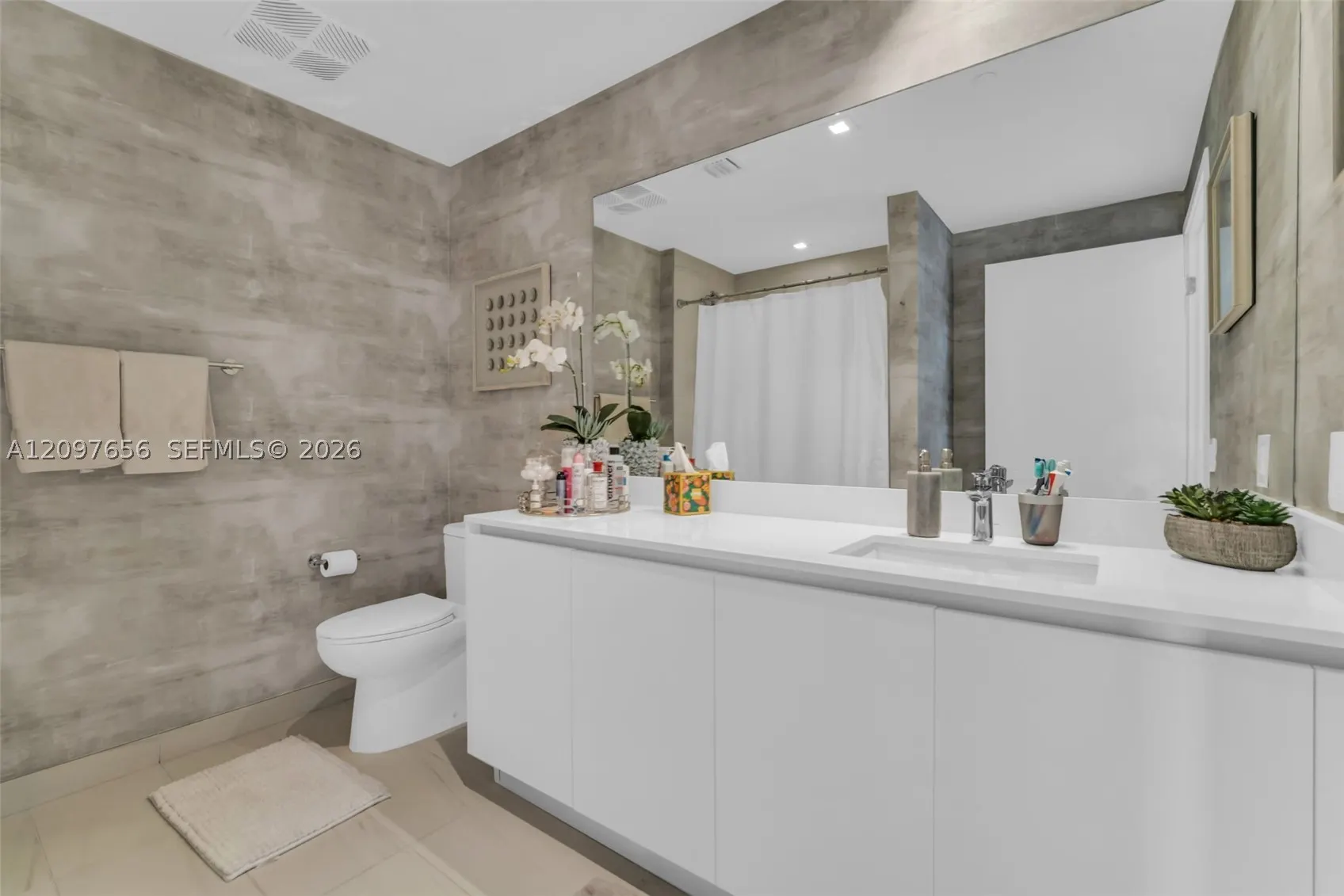 1116 N Ocean Blvd #906