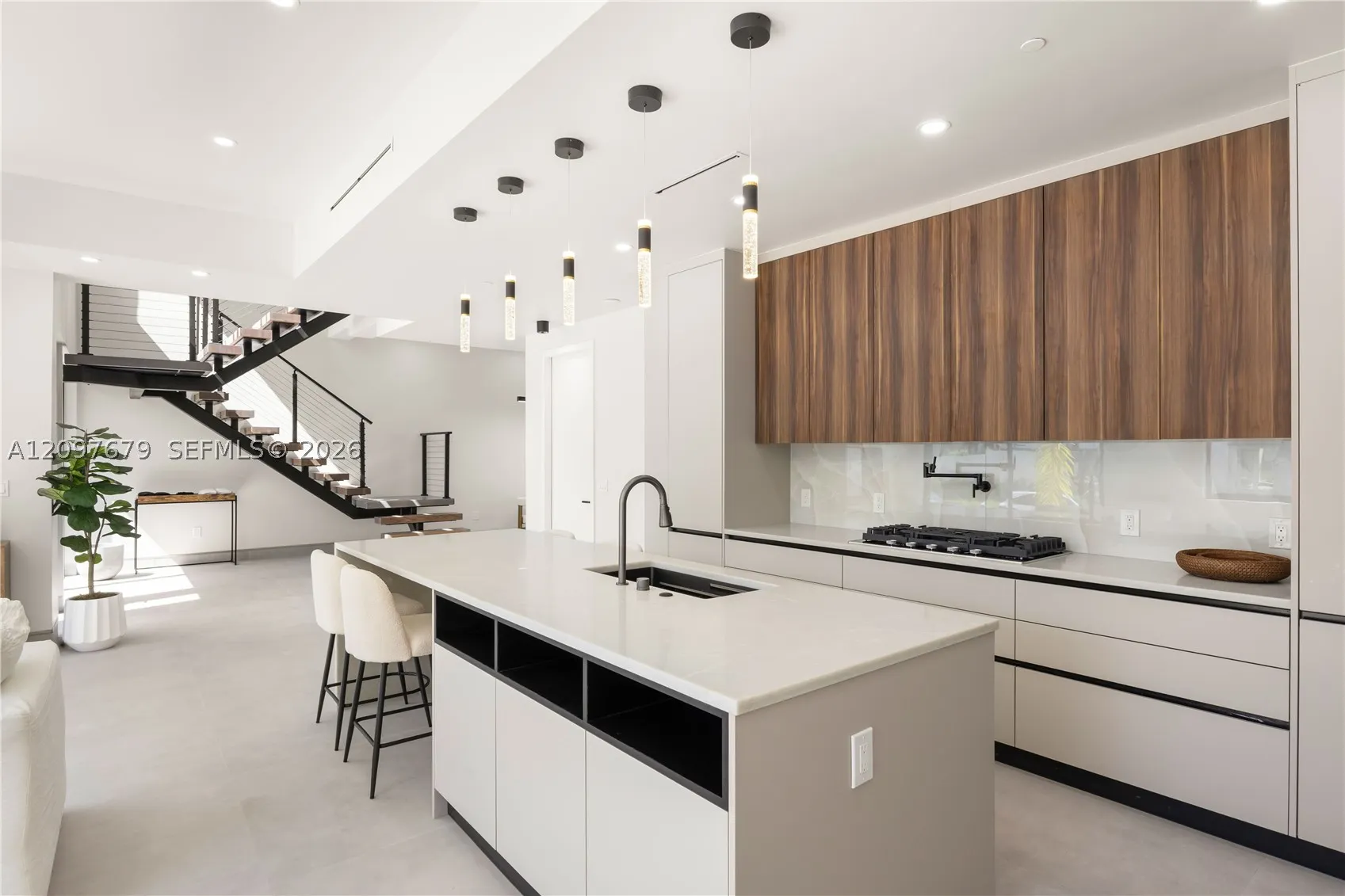 843 SW 14th Court