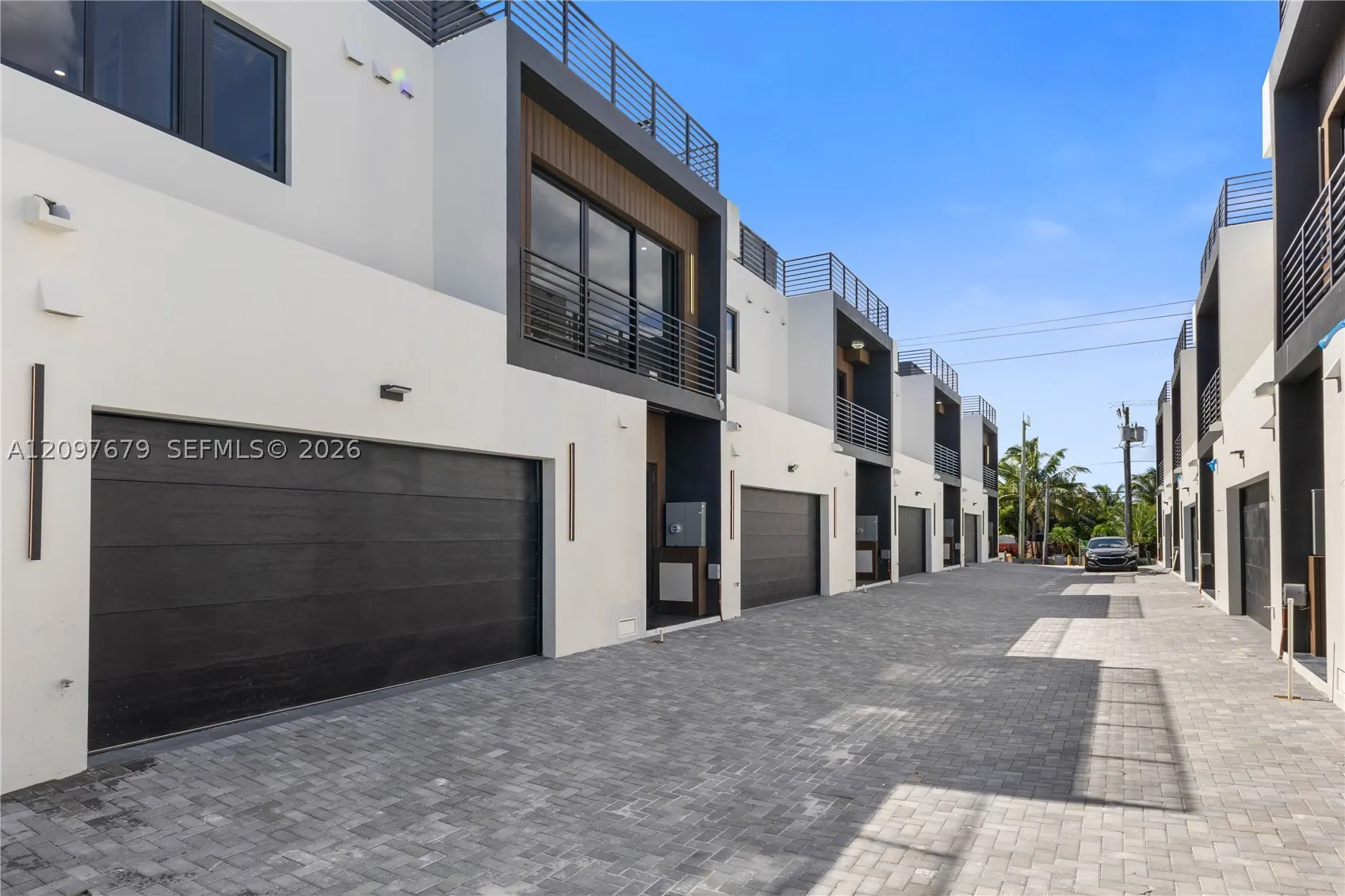 843 SW 14th Court