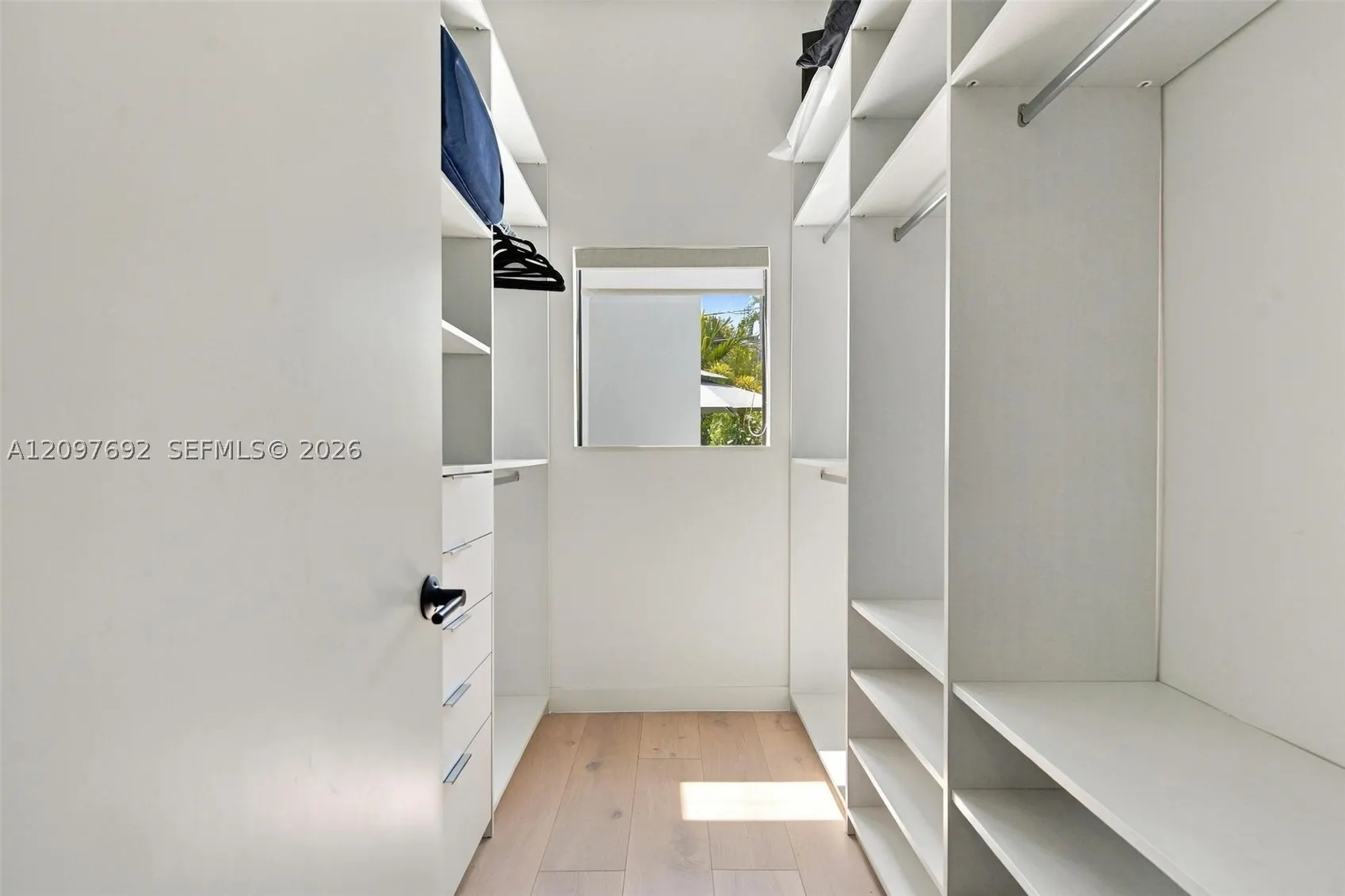600 W 51st St