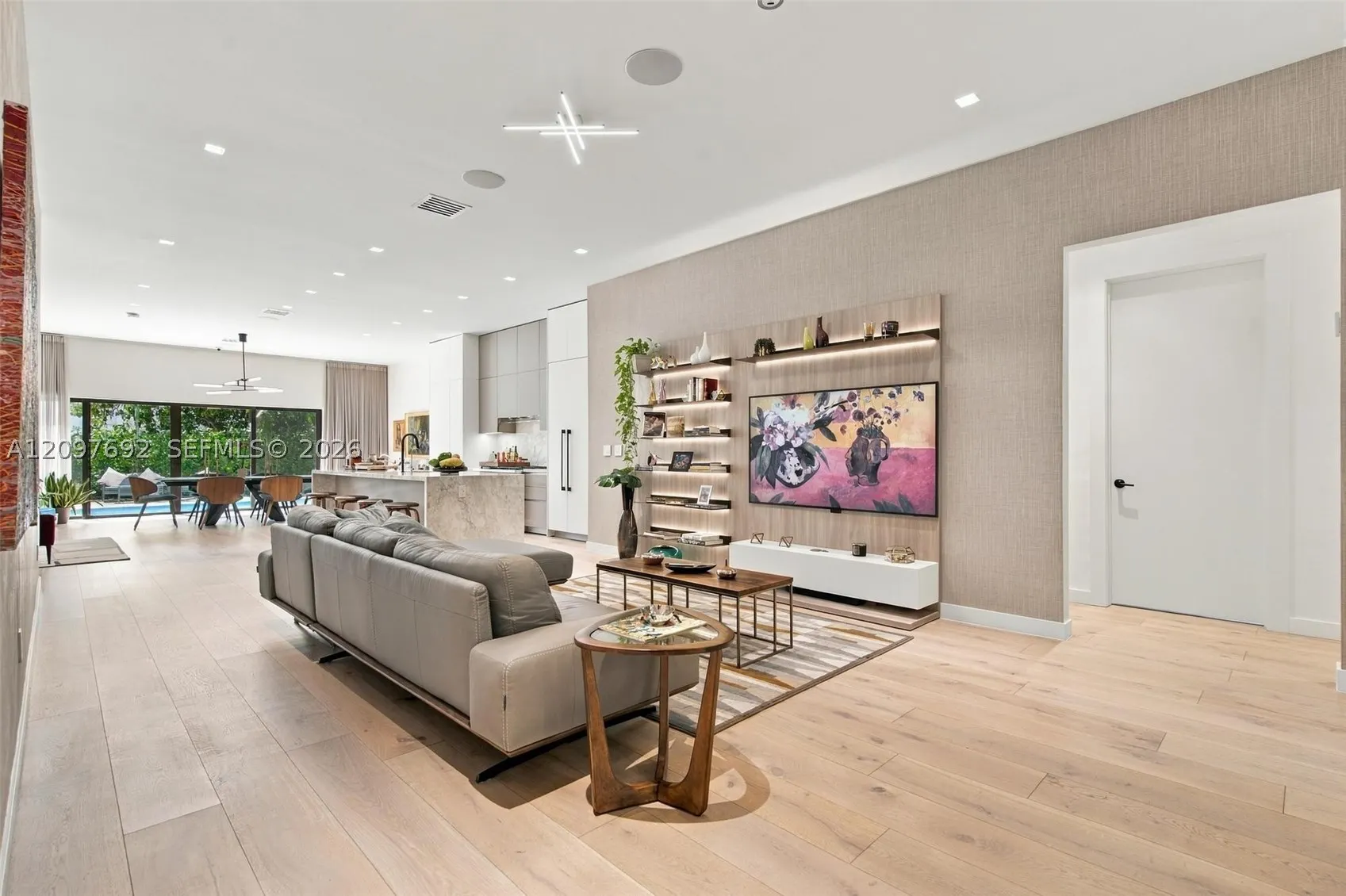 600 W 51st St