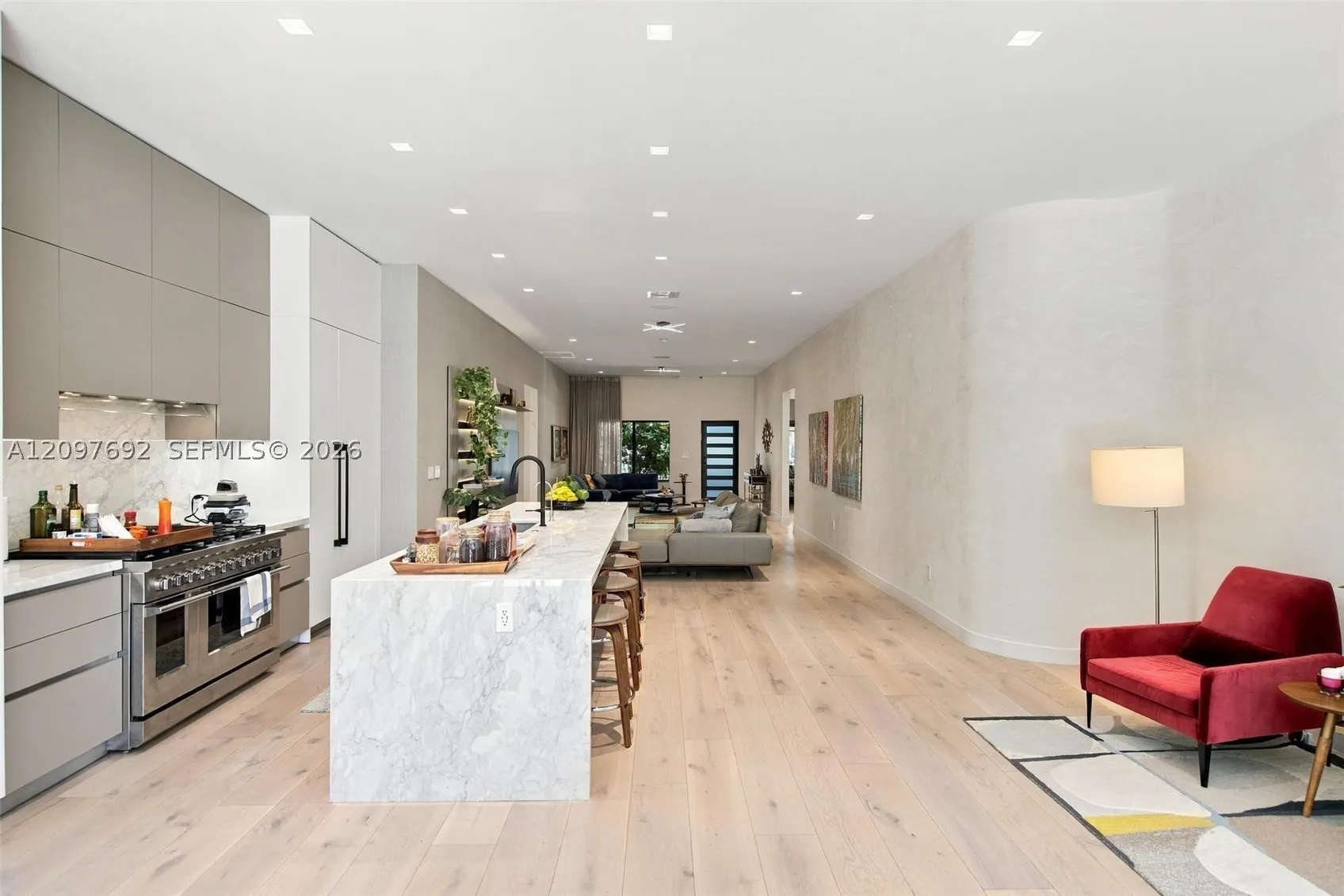 600 W 51st St