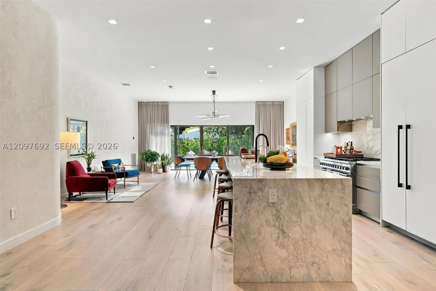 600 W 51st St