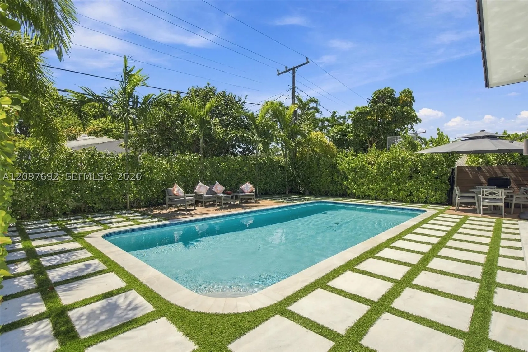 600 W 51st St