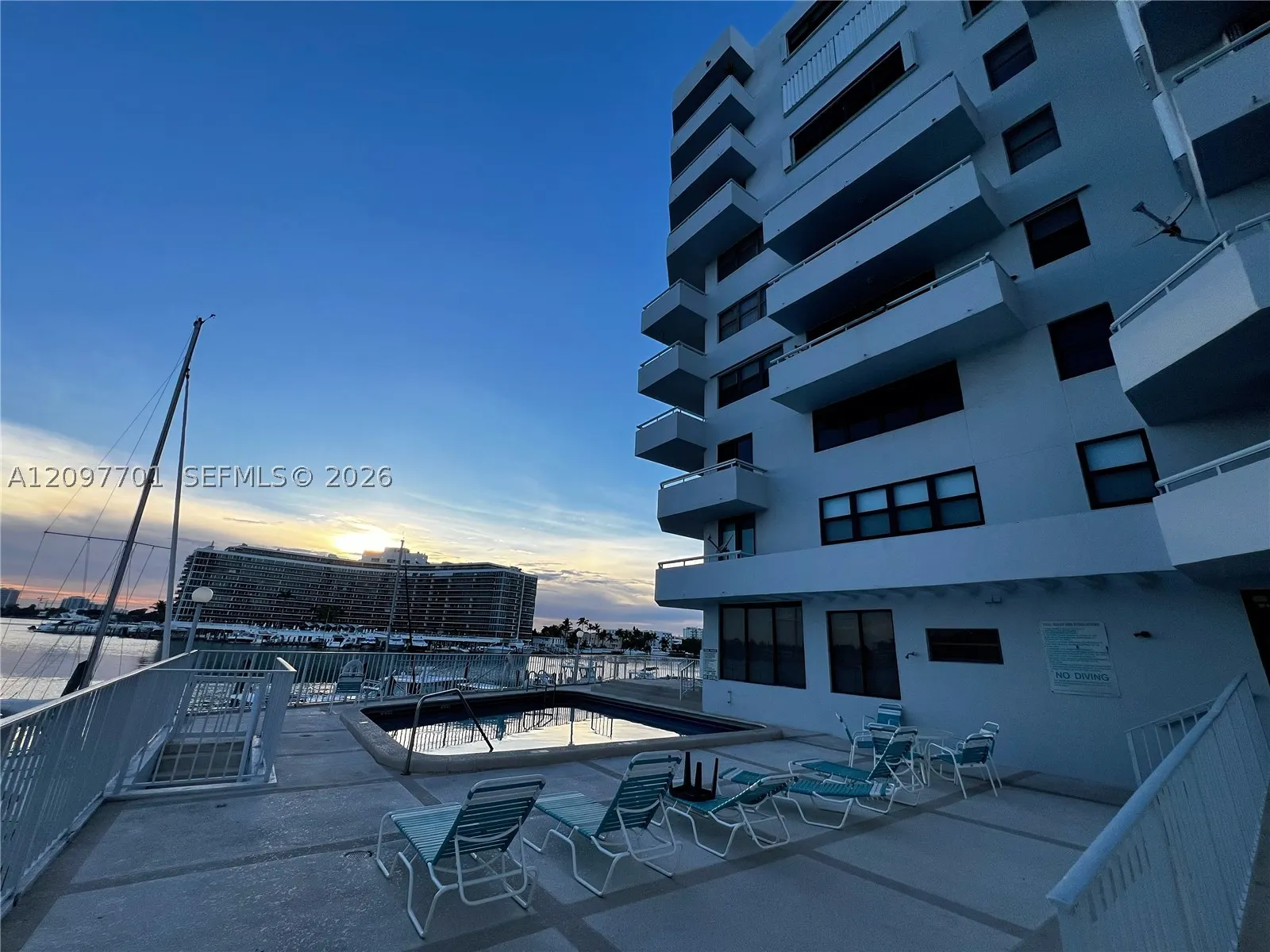 6830 Indian Creek Dr #7F