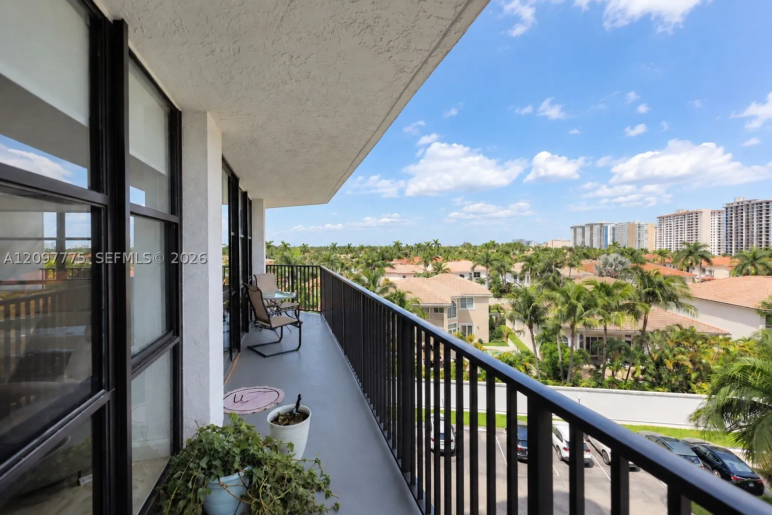 1000 Parkview Dr #610