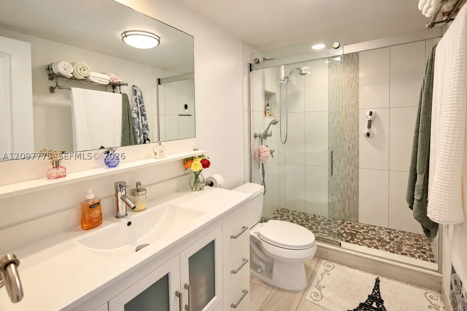 1000 Parkview Dr #610