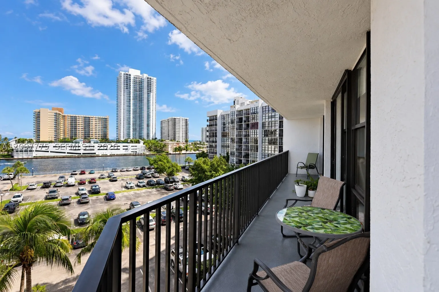 1000 Parkview Dr #610