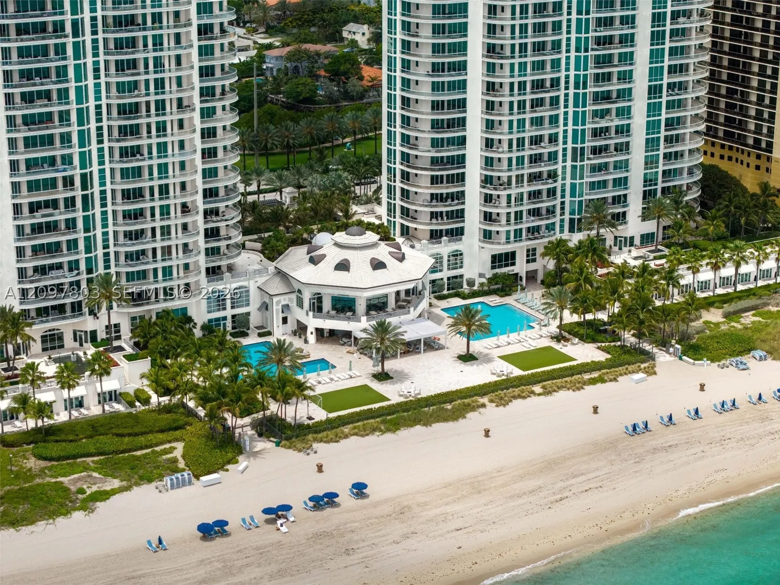16051 Collins Ave #2901