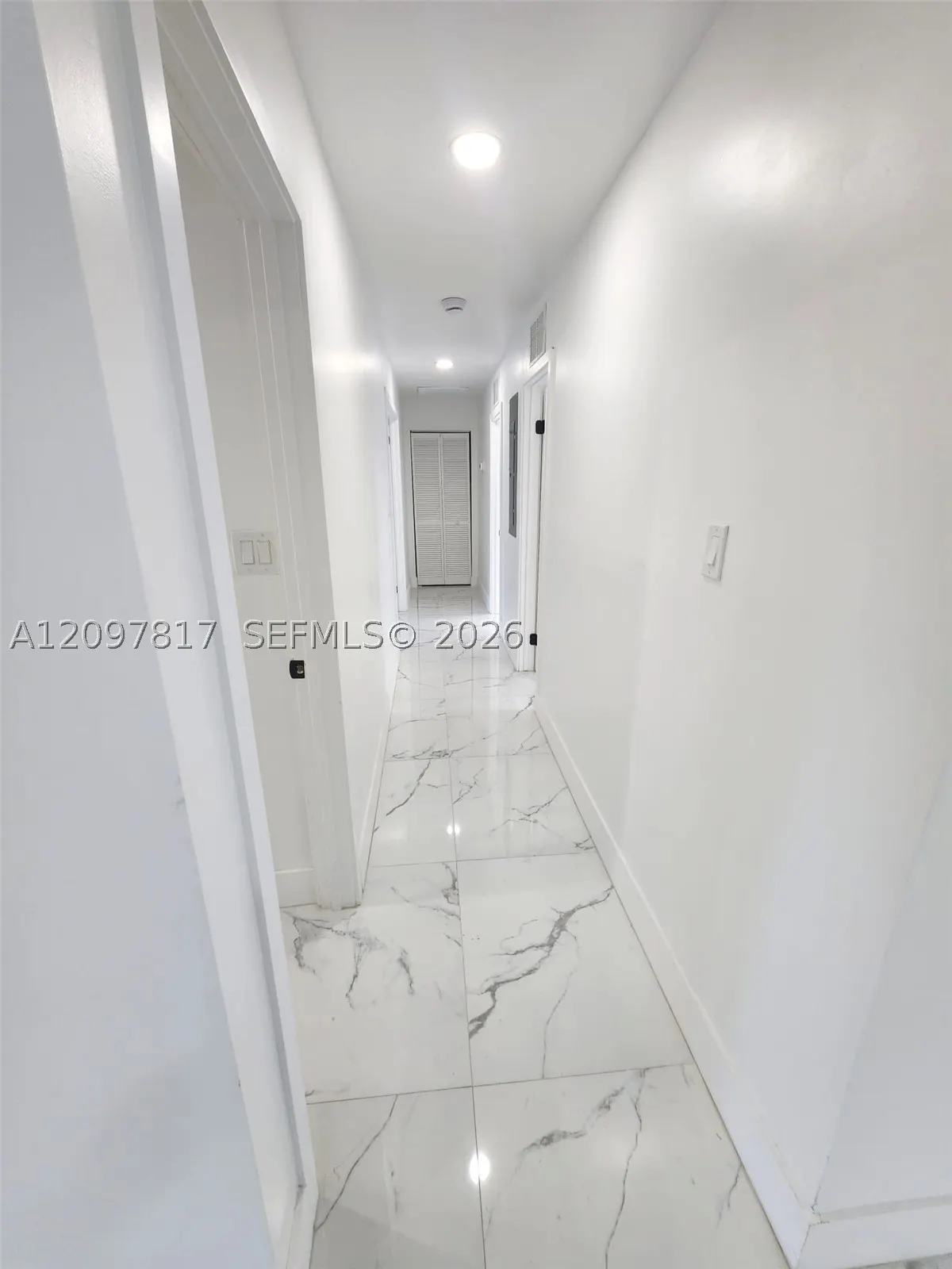 620 SW 38th Ter