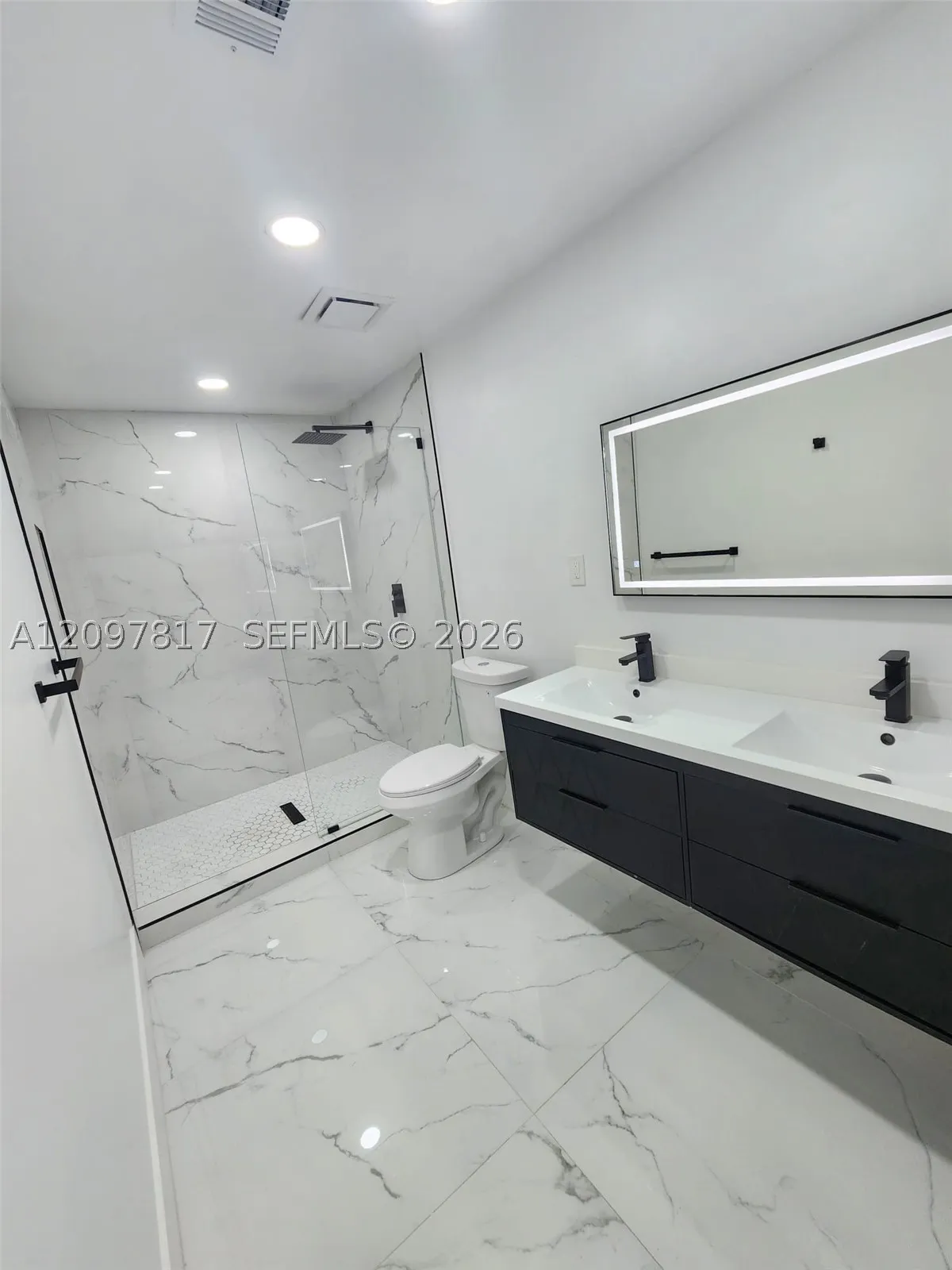620 SW 38th Ter